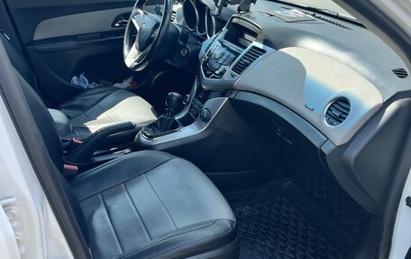 Chevrolet Cruze II, 2011 год, 760 000 рублей, 8 фотография