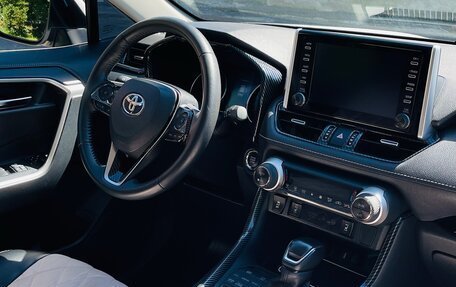 Toyota RAV4, 2021 год, 3 750 000 рублей, 5 фотография