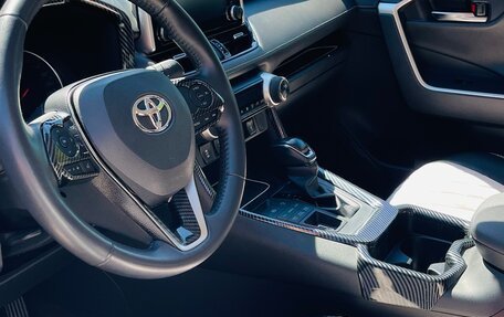 Toyota RAV4, 2021 год, 3 750 000 рублей, 7 фотография