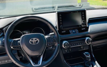 Toyota RAV4, 2021 год, 3 750 000 рублей, 6 фотография