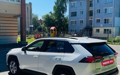 Toyota RAV4, 2021 год, 3 750 000 рублей, 3 фотография