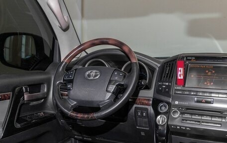 Toyota Land Cruiser 200, 2010 год, 2 900 000 рублей, 24 фотография