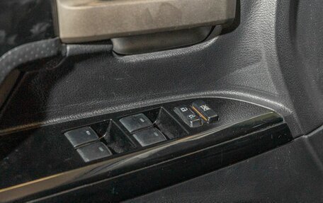 Toyota Land Cruiser 200, 2010 год, 2 900 000 рублей, 34 фотография