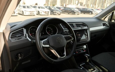 Volkswagen Tiguan II, 2021 год, 2 780 000 рублей, 5 фотография