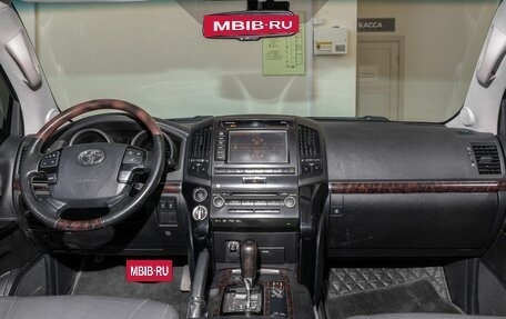 Toyota Land Cruiser 200, 2010 год, 2 900 000 рублей, 22 фотография