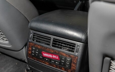 Toyota Land Cruiser 200, 2010 год, 2 900 000 рублей, 32 фотография