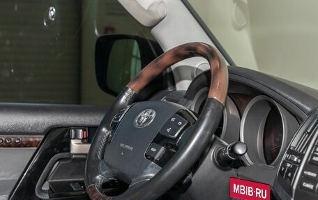 Toyota Land Cruiser 200, 2010 год, 2 900 000 рублей, 26 фотография