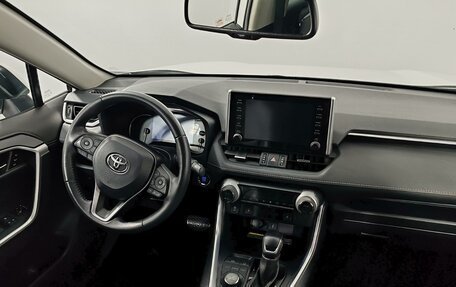 Toyota RAV4, 2021 год, 2 999 000 рублей, 11 фотография