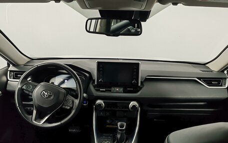 Toyota RAV4, 2021 год, 2 999 000 рублей, 14 фотография