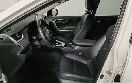 Toyota RAV4, 2021 год, 2 999 000 рублей, 16 фотография