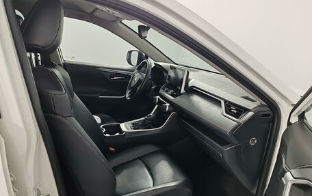 Toyota RAV4, 2021 год, 2 999 000 рублей, 21 фотография