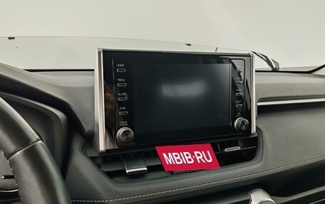 Toyota RAV4, 2021 год, 2 999 000 рублей, 15 фотография