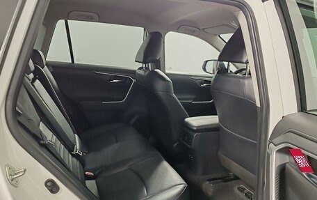 Toyota RAV4, 2021 год, 2 999 000 рублей, 22 фотография