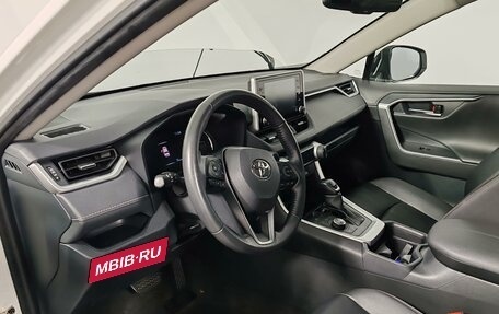 Toyota RAV4, 2021 год, 2 999 000 рублей, 19 фотография