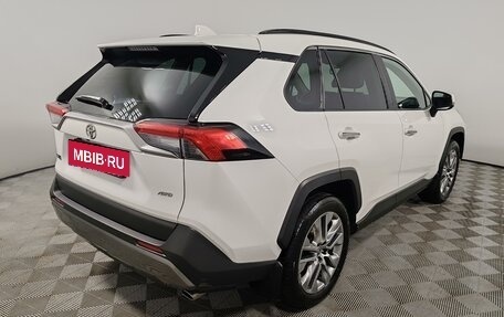 Toyota RAV4, 2021 год, 2 999 000 рублей, 5 фотография