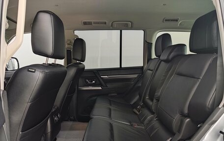 Mitsubishi Pajero IV, 2013 год, 2 150 000 рублей, 19 фотография
