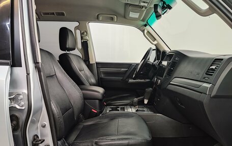 Mitsubishi Pajero IV, 2013 год, 2 150 000 рублей, 22 фотография