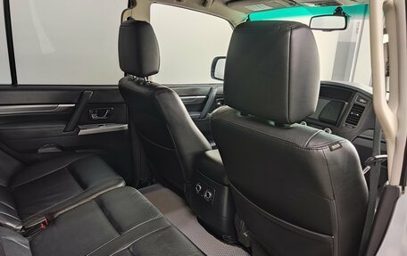 Mitsubishi Pajero IV, 2013 год, 2 150 000 рублей, 26 фотография