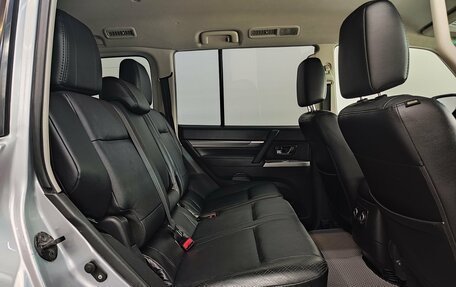 Mitsubishi Pajero IV, 2013 год, 2 150 000 рублей, 25 фотография