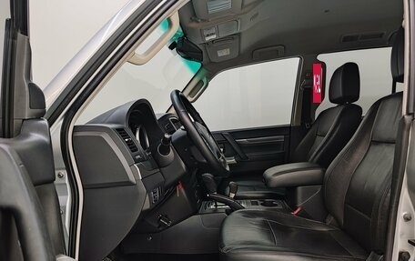 Mitsubishi Pajero IV, 2013 год, 2 150 000 рублей, 16 фотография
