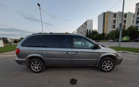 Chrysler Voyager IV, 2005 год, 650 000 рублей, 1 фотография