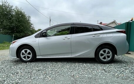 Toyota Prius IV XW50, 2019 год, 1 650 000 рублей, 3 фотография