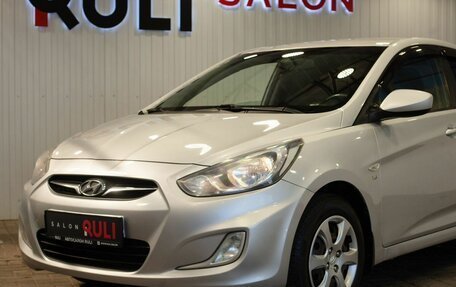Hyundai Solaris II рестайлинг, 2011 год, 725 000 рублей, 6 фотография