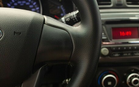KIA Rio III рестайлинг, 2013 год, 795 000 рублей, 24 фотография