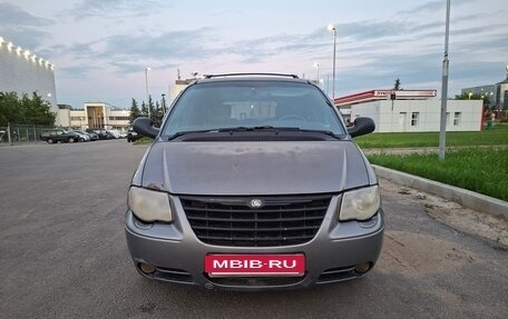 Chrysler Voyager IV, 2005 год, 650 000 рублей, 3 фотография