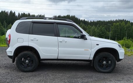 Chevrolet Niva I рестайлинг, 2017 год, 760 000 рублей, 9 фотография