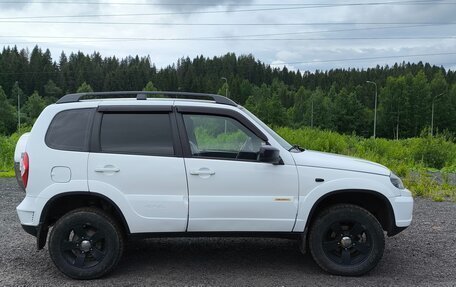 Chevrolet Niva I рестайлинг, 2017 год, 760 000 рублей, 13 фотография