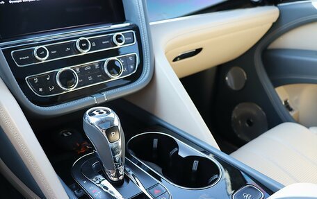 Bentley Bentayga I, 2021 год, 16 390 000 рублей, 9 фотография