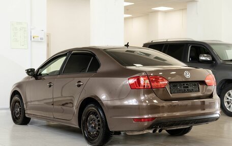 Volkswagen Jetta VI, 2013 год, 1 000 000 рублей, 4 фотография