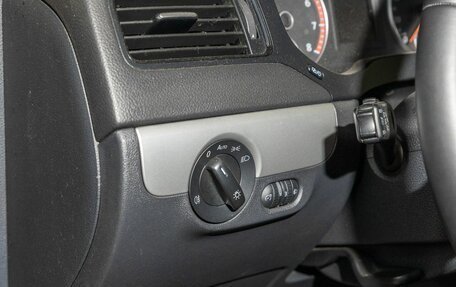 Volkswagen Jetta VI, 2013 год, 1 000 000 рублей, 22 фотография