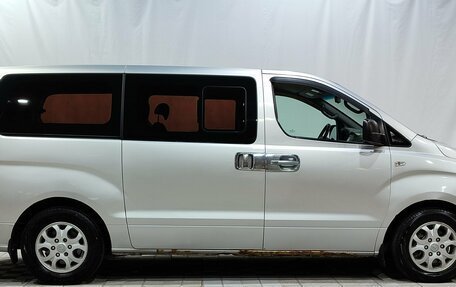 Hyundai Grand Starex Grand Starex I рестайлинг 2, 2010 год, 1 100 000 рублей, 3 фотография