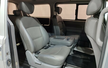 Hyundai Grand Starex Grand Starex I рестайлинг 2, 2010 год, 1 100 000 рублей, 17 фотография