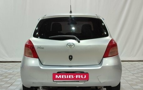 Toyota Vitz, 2005 год, 450 000 рублей, 5 фотография