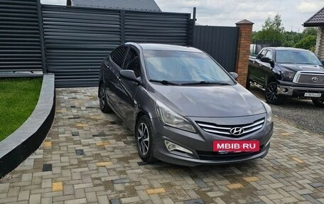 Hyundai Solaris II рестайлинг, 2015 год, 900 000 рублей, 5 фотография