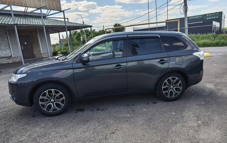 Mitsubishi Outlander III рестайлинг 3, 2014 год, 850 000 рублей, 2 фотография