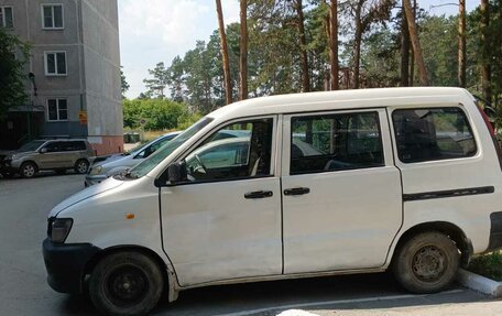 Toyota Lite Ace IV, 1996 год, 300 000 рублей, 3 фотография