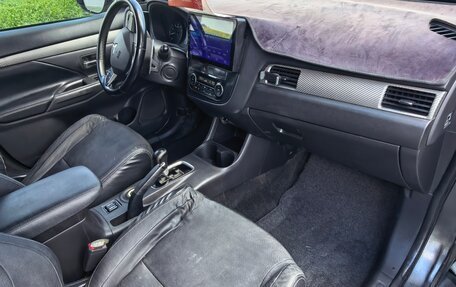 Mitsubishi Outlander III рестайлинг 3, 2014 год, 850 000 рублей, 8 фотография