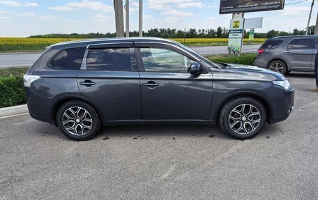 Mitsubishi Outlander III рестайлинг 3, 2014 год, 850 000 рублей, 6 фотография