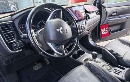 Mitsubishi Outlander III рестайлинг 3, 2014 год, 850 000 рублей, 10 фотография