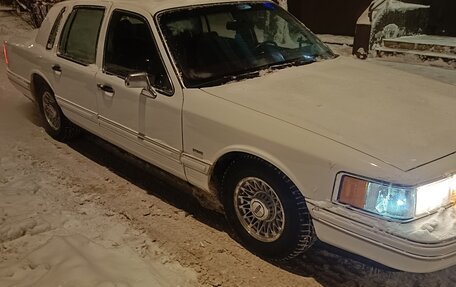 Lincoln Town Car II, 1992 год, 1 450 000 рублей, 2 фотография