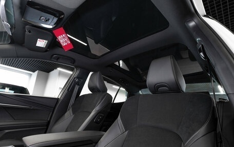 Toyota Camry, 2025 год, 4 200 000 рублей, 10 фотография