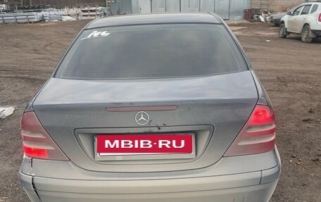 Mercedes-Benz C-Класс, 2001 год, 450 000 рублей, 2 фотография