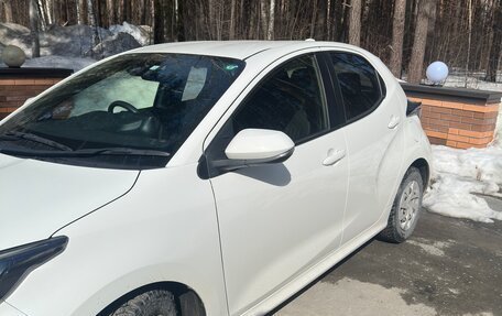 Toyota Yaris, 2020 год, 1 100 000 рублей, 4 фотография
