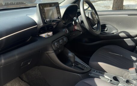 Toyota Yaris, 2020 год, 1 100 000 рублей, 11 фотография
