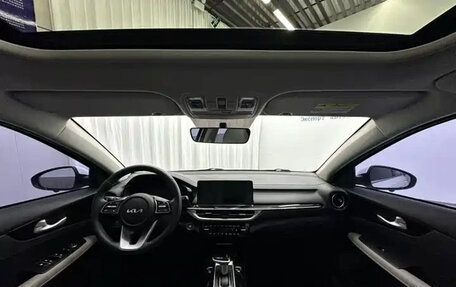 KIA K3, 2023 год, 1 760 000 рублей, 9 фотография
