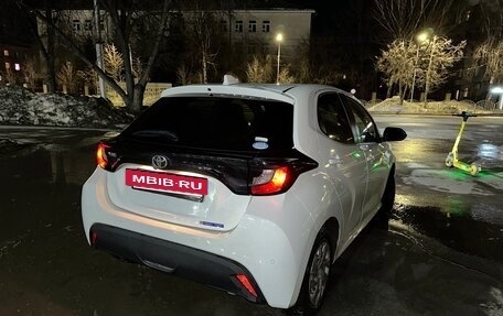 Toyota Yaris, 2020 год, 1 100 000 рублей, 2 фотография